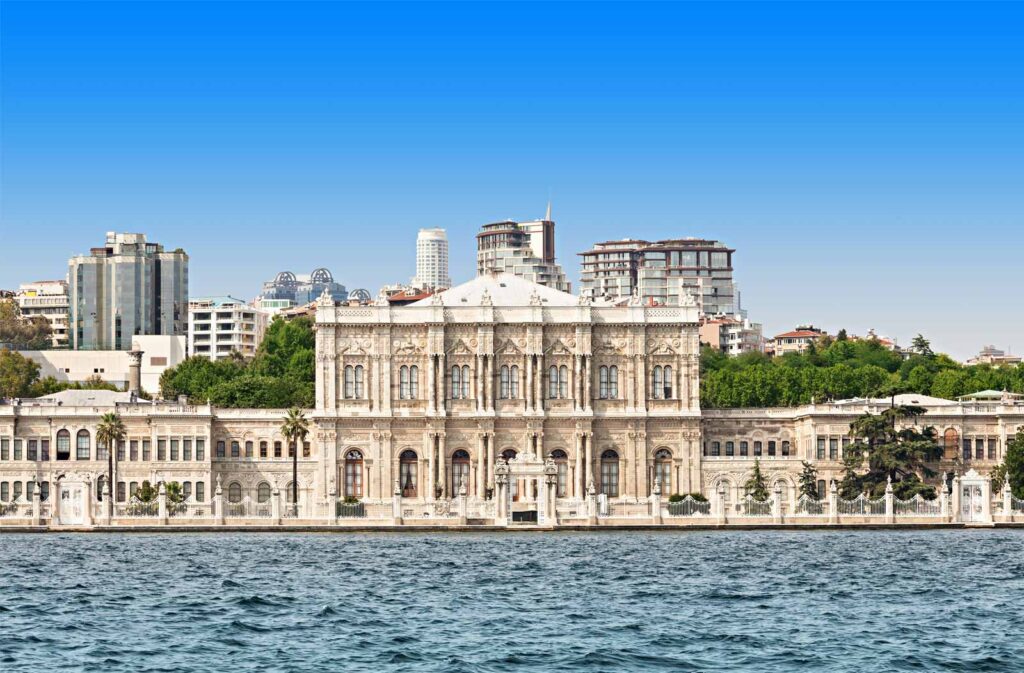 Dolmabahçe Sarayı
